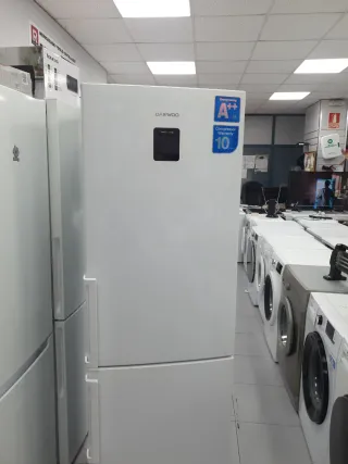 Nevera Combi Daewoo 1.85m con garantía