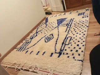 Alfombra de lana beige y azul