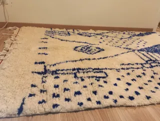 Alfombra de lana beige y azul