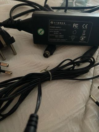 Lote de cargadores y cables para portatil