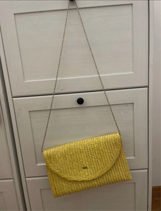 Borsa a tracolla gialla con catenella