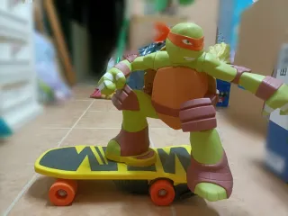 Tortuga Ninja Juguete con Patineta