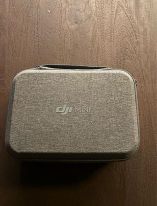 Drone DJI Mini SE con mando y baterías