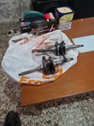 2 Cigüeñales Aerox uno tiene la puntera reparar