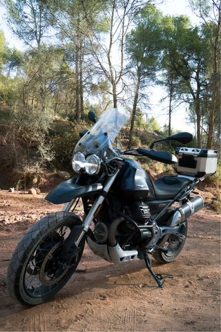 Moto Guzzi V85 TT 2022 | Maletas Aluminio Garantia