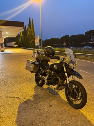 Moto Guzzi V85 TT 2022 | Maletas Aluminio Garantia