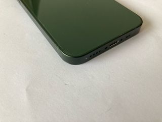 Struttura iPhone 13 mini verde