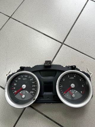 Painel Instrumentos Renault Megane 8200306556