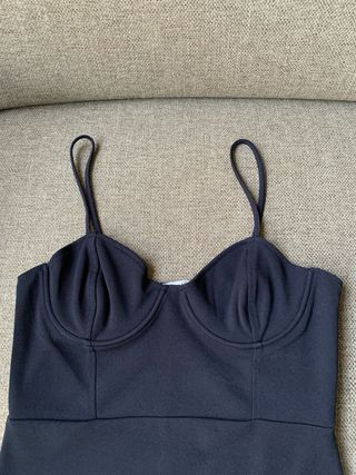 Vestido negro ajustado de Pull&Bear