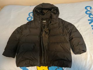 Chaqueta Zara Negra con Capucha talla 9