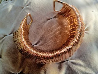 Bracciale rigido in acciaio inox dorato