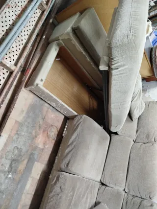Sofá Cherlomg beige tela