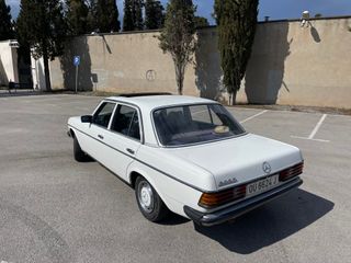 Mercedes  W123 1981