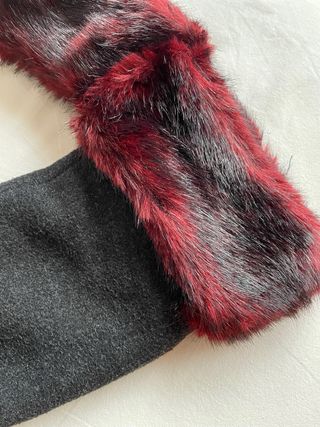 Puños símil visón granates