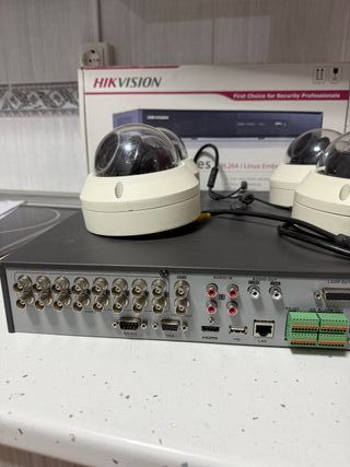 Grabador Hikvision + 4 Cámaras Samsung