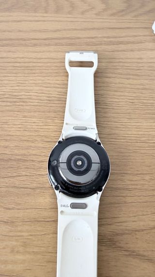 Samsung Galaxy Watch6 40mm Oro con Cinturino Eco-Pelle