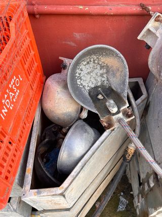 Comederos y bebederos para caballos