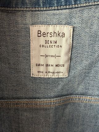 Chaqueta vaquera Bershka talla M muy buen estado.