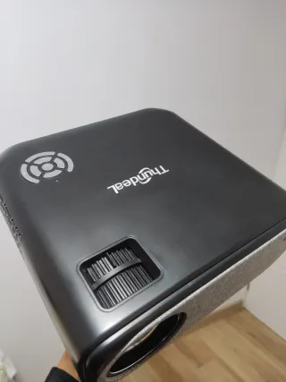 Proyector Thundeal TD97W WiFi Android LED