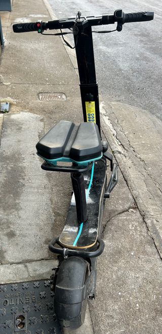 Patinete eléctrico con asiento