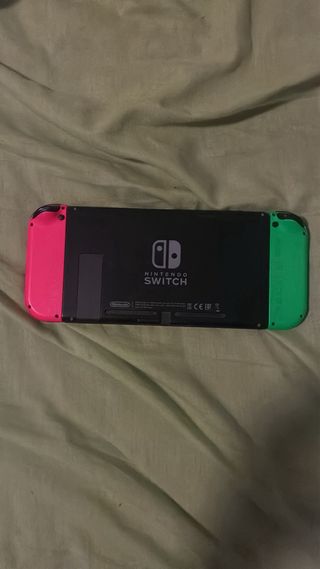 Nintendo Switch con 4 mandos, tarjeta de 64gb