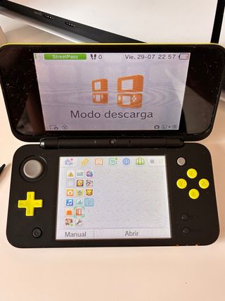 Nintendo 2DS XL Negra y verde