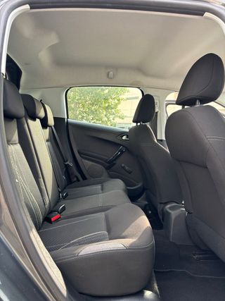 Peugeot 208 1.2 Gasolina 82CV 5 Puertas