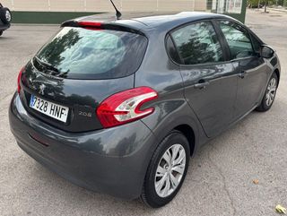 Peugeot 208 1.2 Gasolina 82CV 5 Puertas