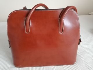 Bolso de piel marrón sin estrenar