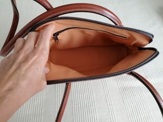 Bolso de piel marrón sin estrenar