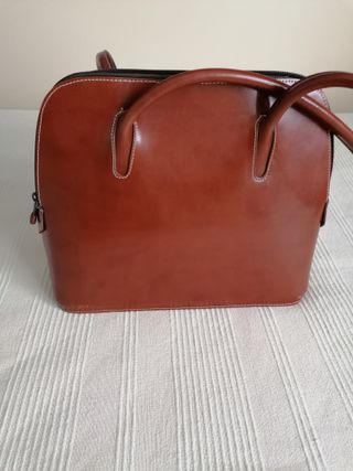 Bolso de piel marrón sin estrenar