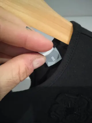 Vestido negro con flores y tul