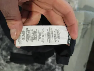 Vestido negro con flores y tul