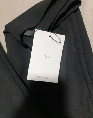 Pantalón flare negro