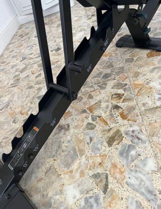 Banco entrenamiento y mancuernas discos