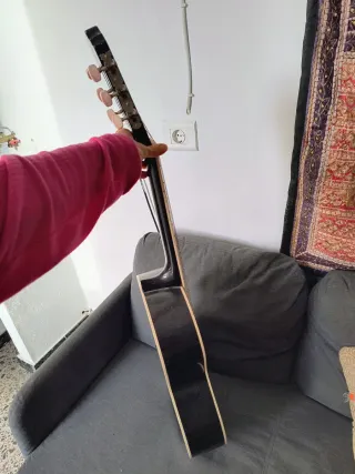 Guitarra Navarra Mediana Negra