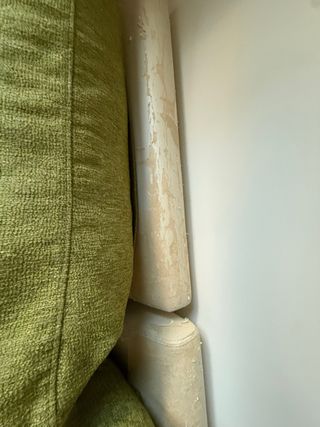 Sofá Chaise Longue Verde y Beige.