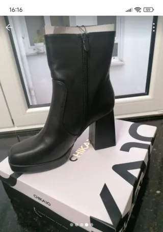 Botines Chika10 Negros Talla X