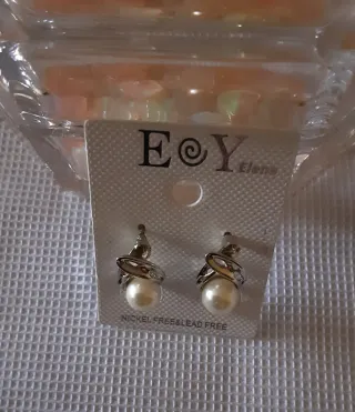 Pendientes Elena,de bisutería .