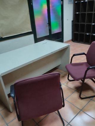 Estantería modular de madera,sillas,mesa...