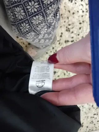 Abrigo acolchado unisex Ellesse negro original