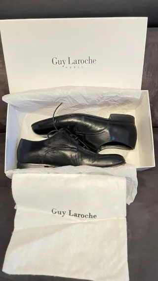 Zapatos Guy Laroche Negros