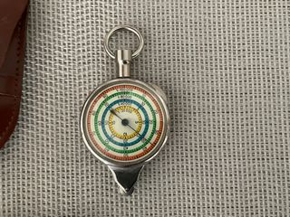 Curvímetro antiguo con estuche de cuero.Alemania.