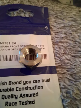 Yamaha YZ85 Porca Eixo Titânio 90185-12134