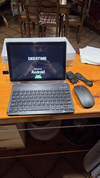 Tablet azul/gris con teclado, funda y ratón