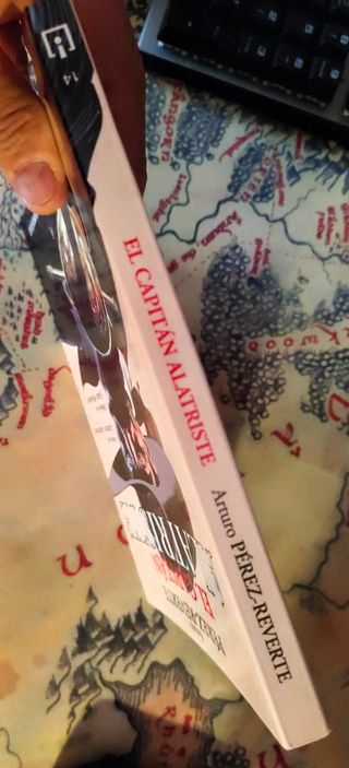 El capitán Alatriste (BEST SELLER) (Spanish Edi...