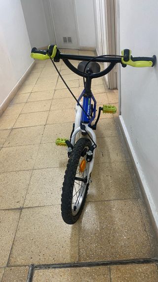 Bicicleta infantil azul BTWIN