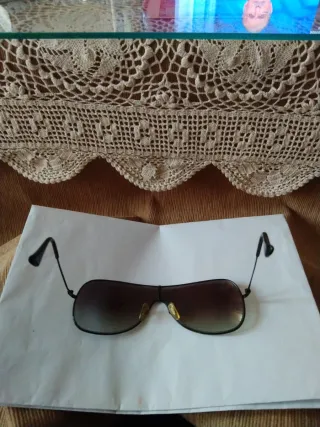 Occhiali da sole Ray-Ban da uomo autentici. 32. 11