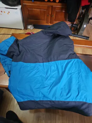 Abrigo Quechua Talla XL Negro/Azul