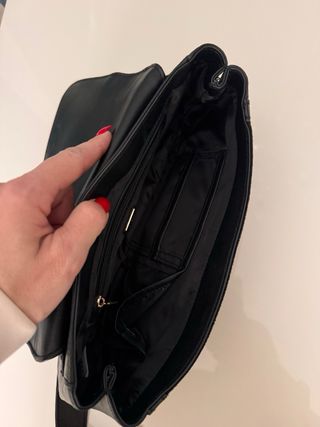 Bolso Guess Negro Cadena Dorada 28x17 aprox